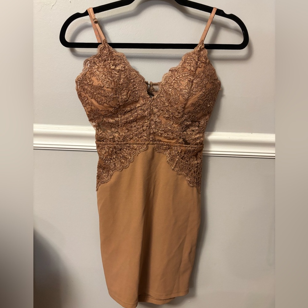 Windsor lace tan slip‎ dress.